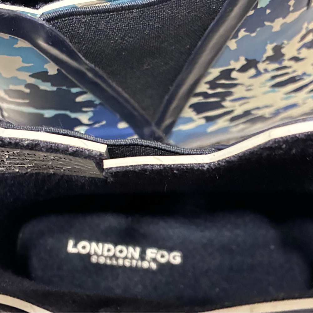 London Fog Navy and Blue Women’s Wallet - London Fog Collection